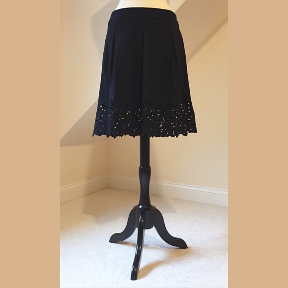 ❌❌❌❌Like new! BCBGMaxAzria Career Skirt - Picture 2 of 5