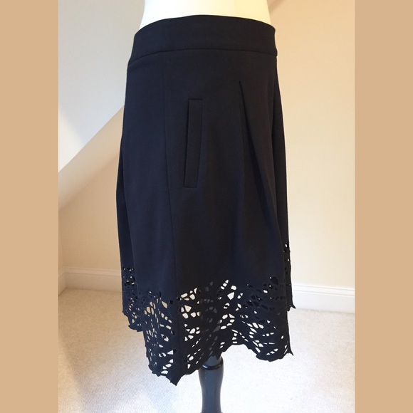 ❌❌❌❌Like new! BCBGMaxAzria Career Skirt - Picture 3 of 5