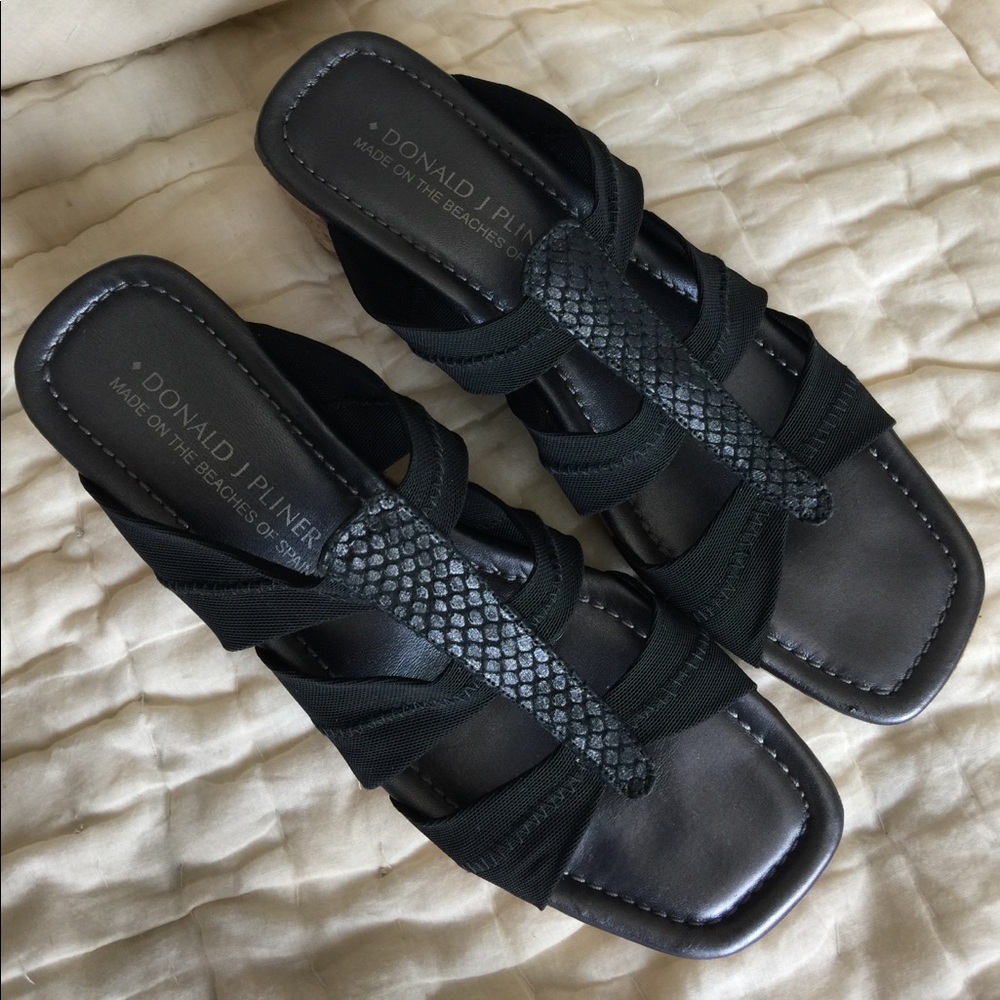 Donald J. Pliner wedges
