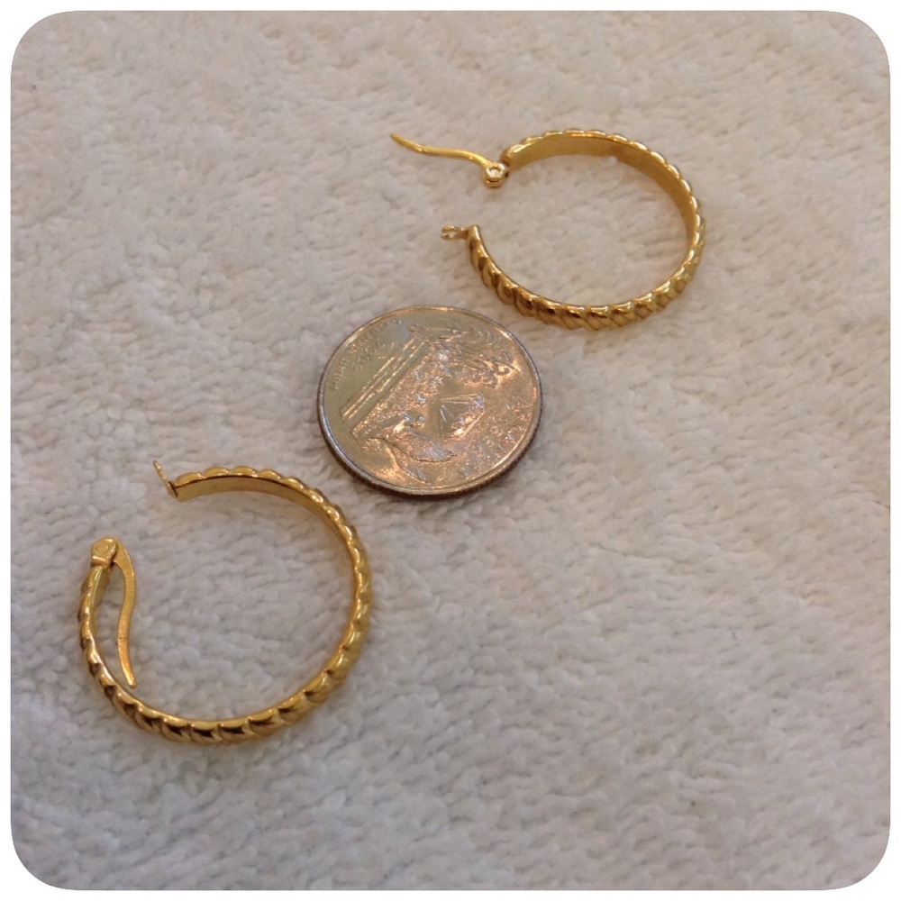 🆕 Stainless Steel Earrings - Picture 3 of 4