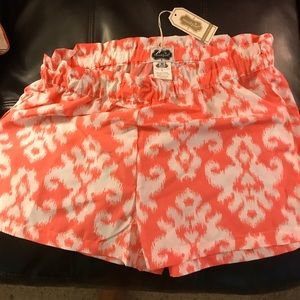 Mud pie NWT SIZE Medium coral ikat shorts.