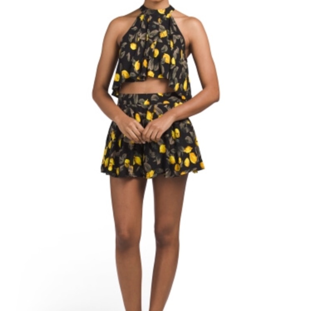 LATISTE 2PC LEMON PRINTED CROP TOP AND SHORT black