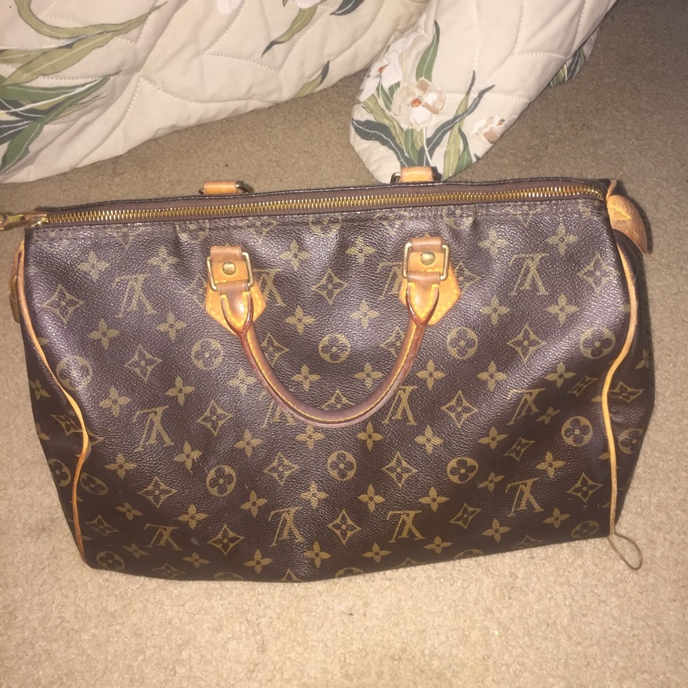 Louis Vuitton Speedy