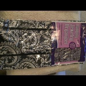 Hanging jewelry organizer