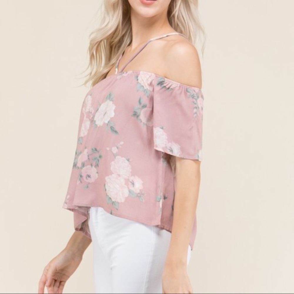 FLASH SALE ‼️ Off Shoulder Floral Top