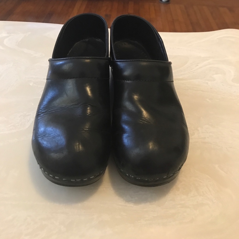 👩‍⚕️Black Dansko clogs👩🏻‍⚕️