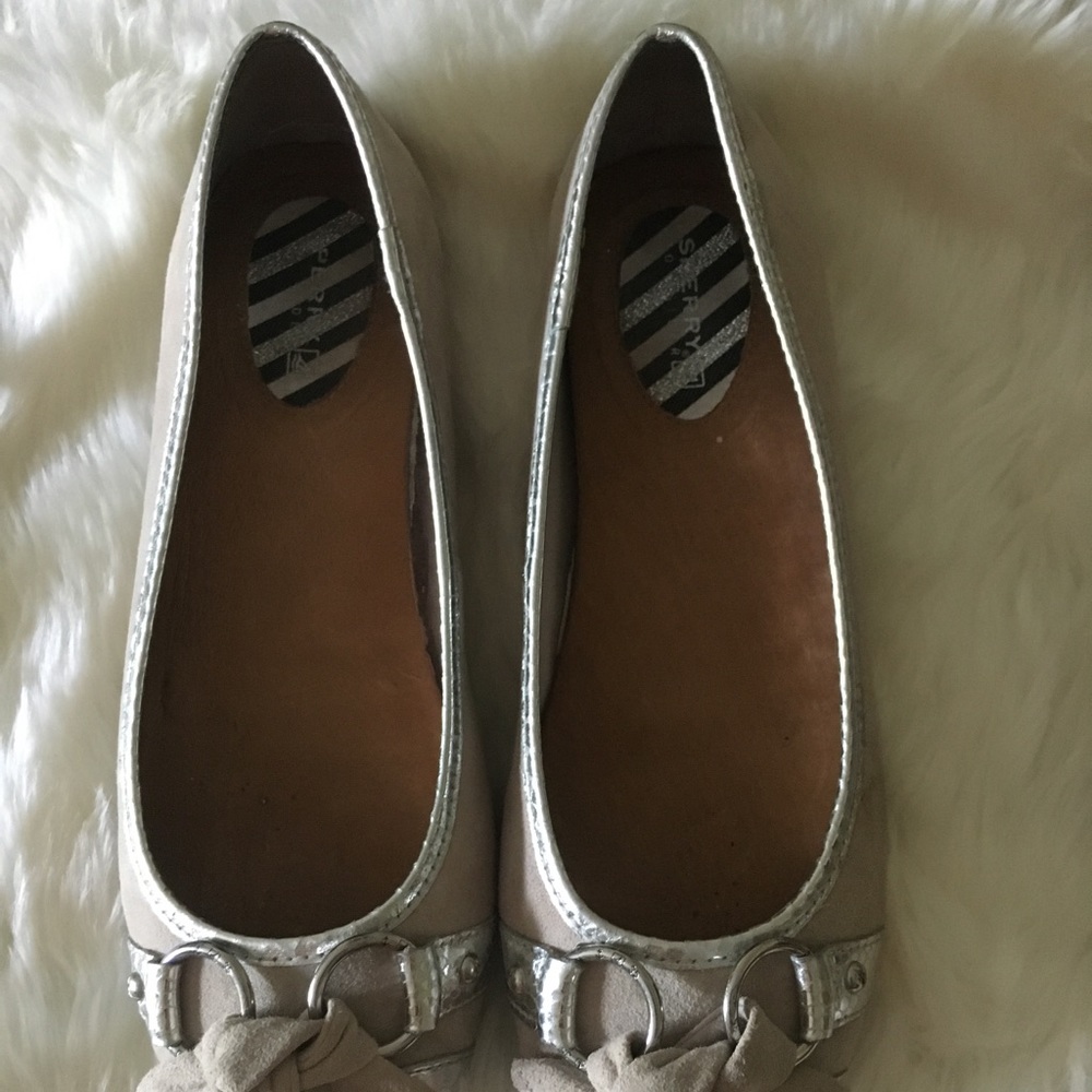 Sperry flats soft gray suede embossed croc