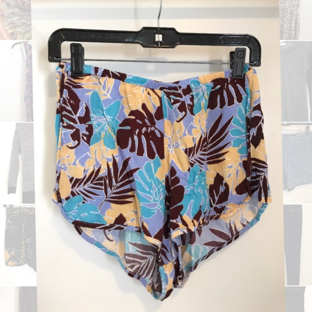 UO Kimchi Blue Tropical Shorts