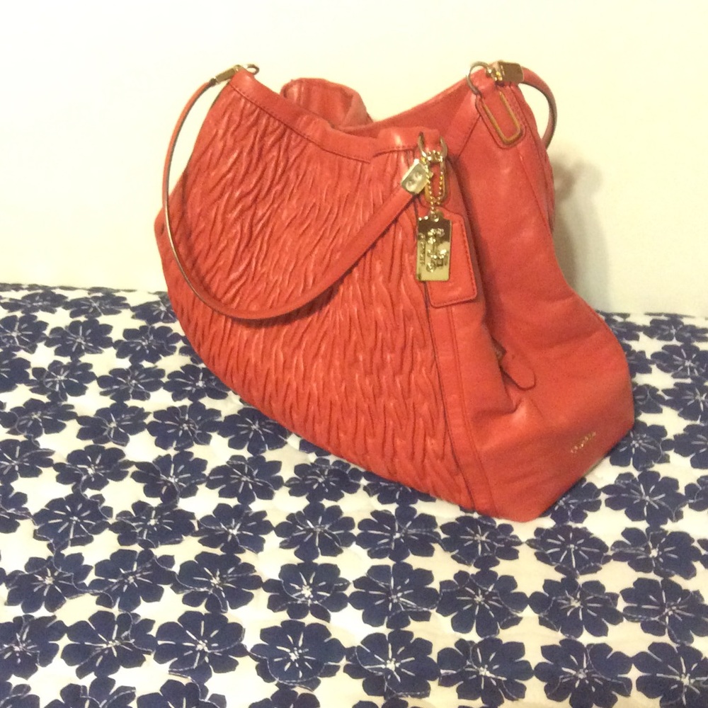Coach purse.  Make an offer ☺️