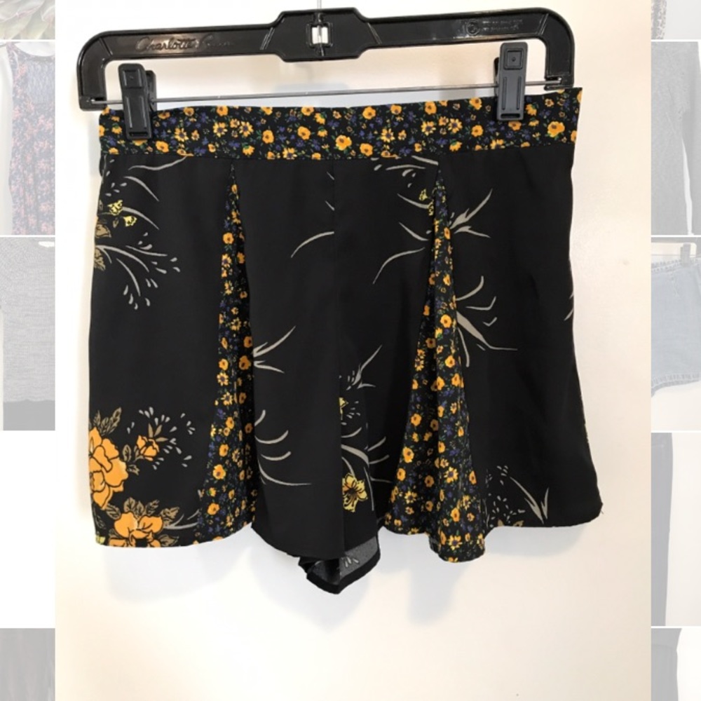 Zoe & Rose Patterned Shorts