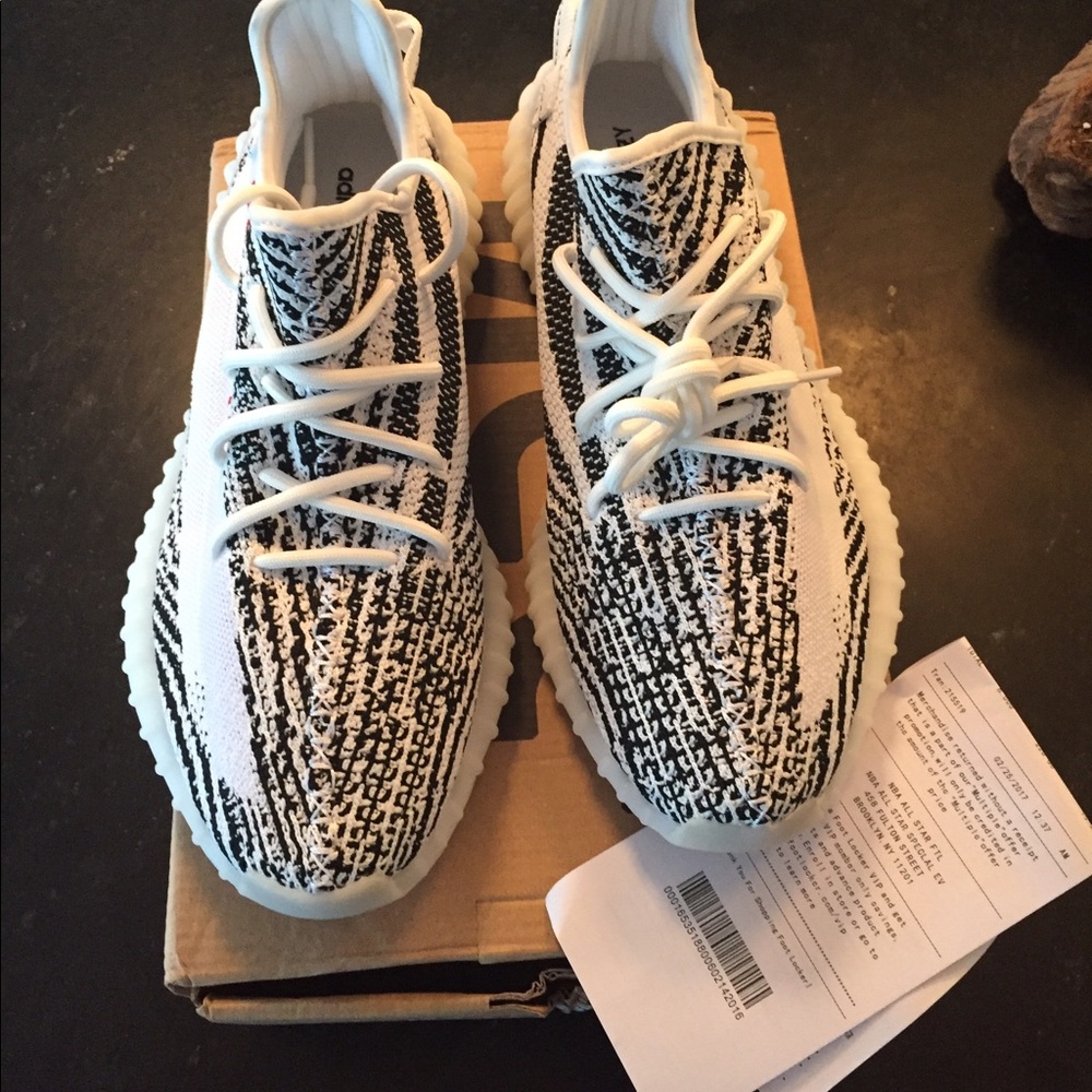 Yeezy Boost 350 V2 (Zebra)