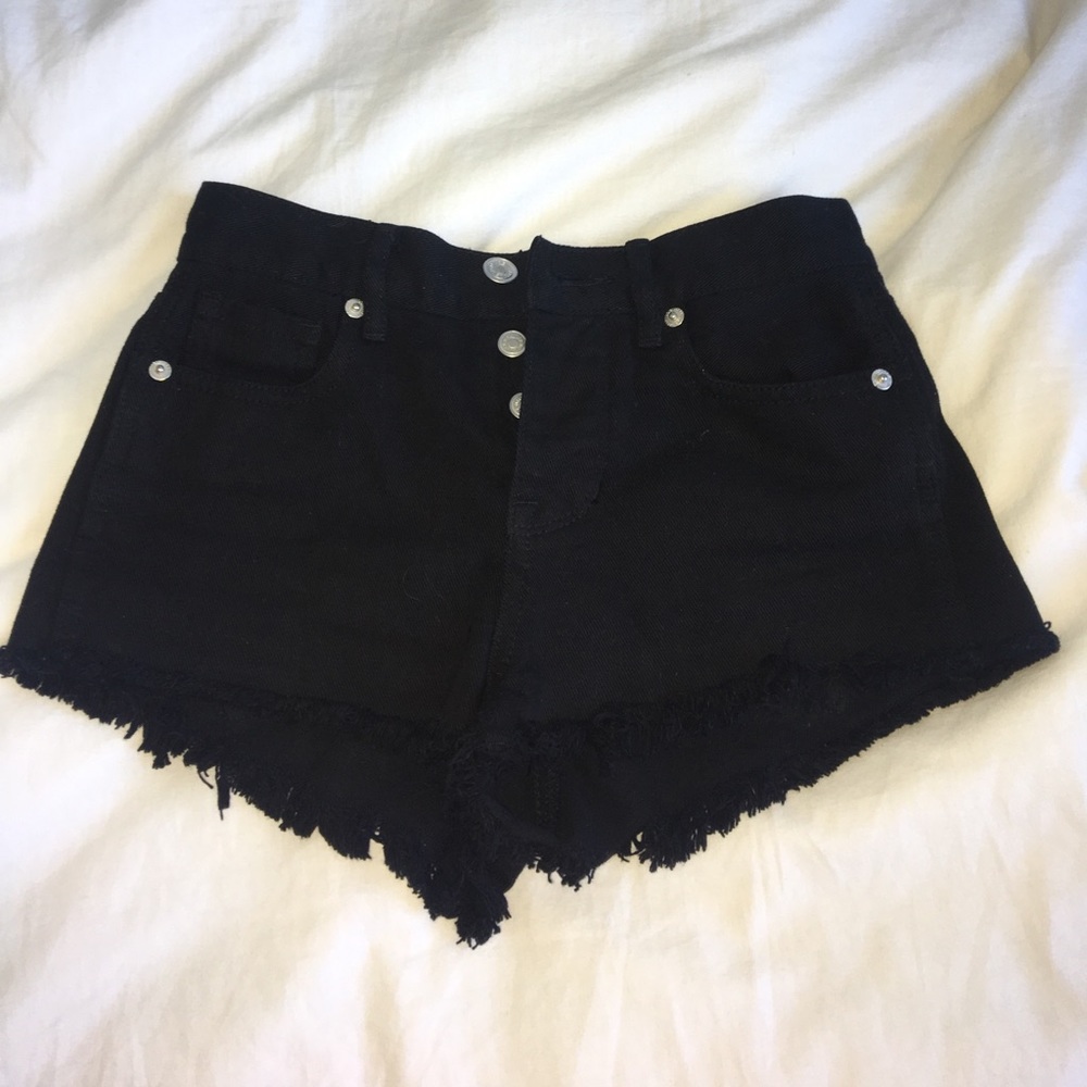 Worn 2 times brandy Melville waist 22 shorts black