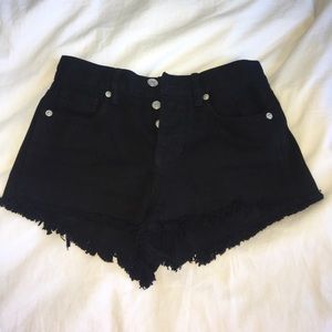 Worn 2 times brandy Melville waist 22 shorts black