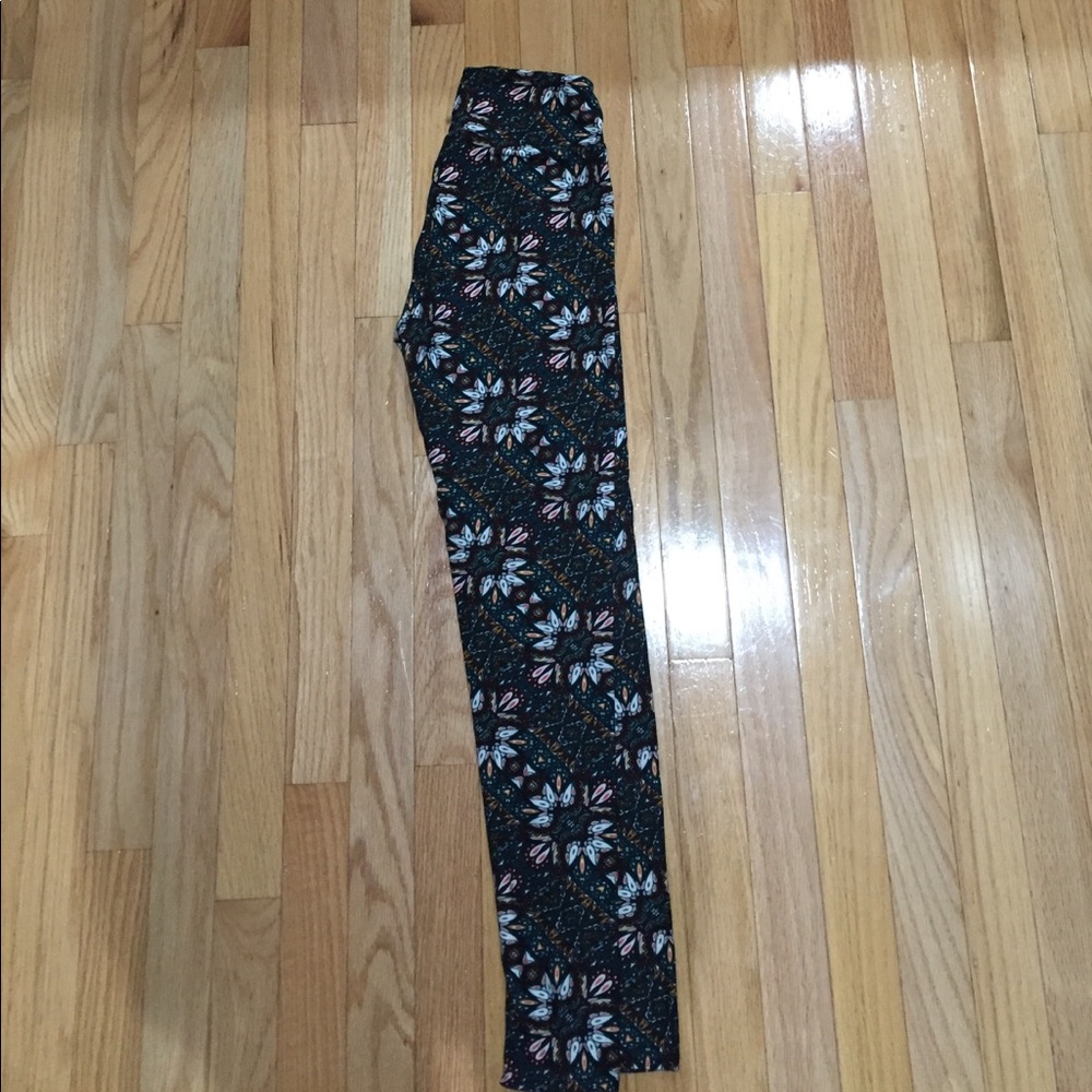 LulaRoe One Size leggings