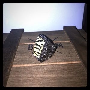 Zebra statement ring