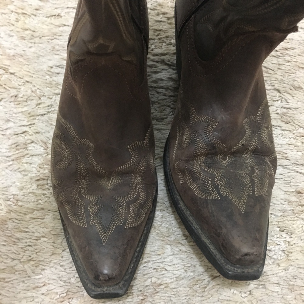 Laredo snip toe boots size 8.5