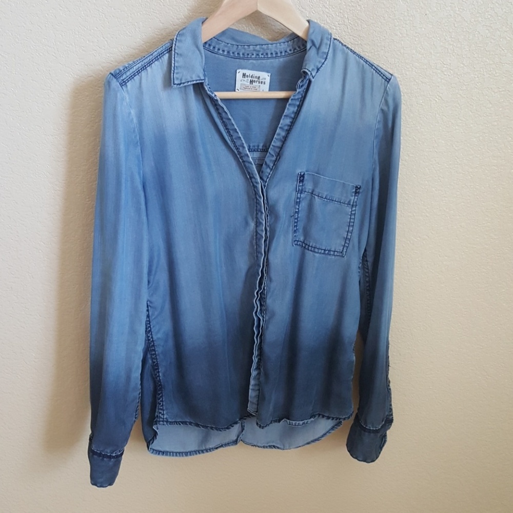 Size 6 Anthropologie Ombre Chambray Shirt