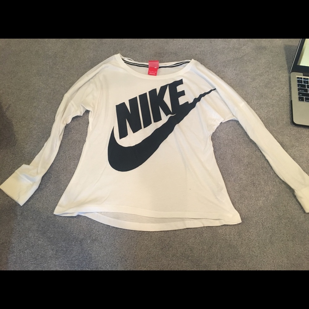 white nike running long sleeve