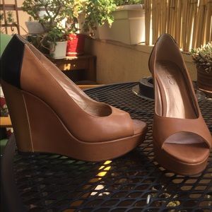 BCBG Paris Size 7 Black and Tan wedges - 4.5" heel