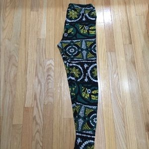 LulaRoe Tall and Curvy Leggings