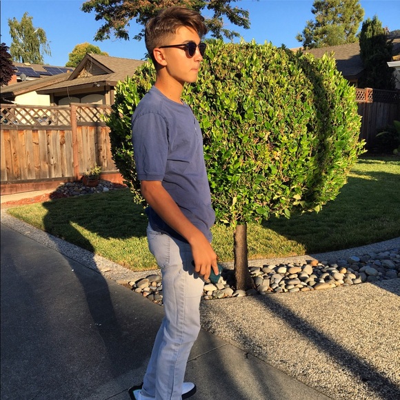 Meet your Posher, Nico - Picture 1 of 1