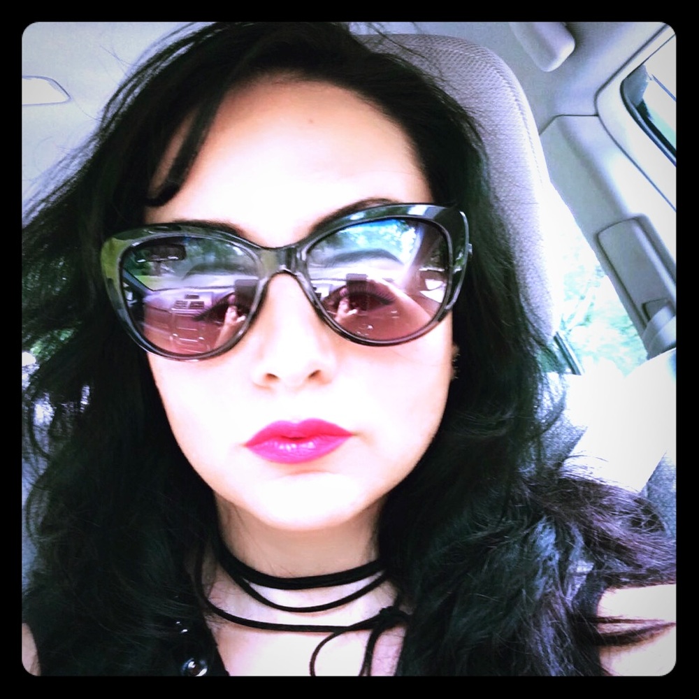 Meet your Posher, Banu