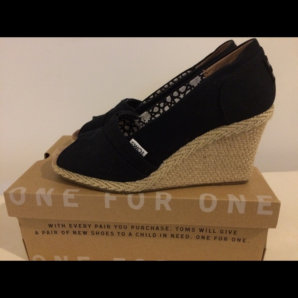 Toms wedge 7.5M sandals