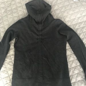 Lululemon in a cinch pullover