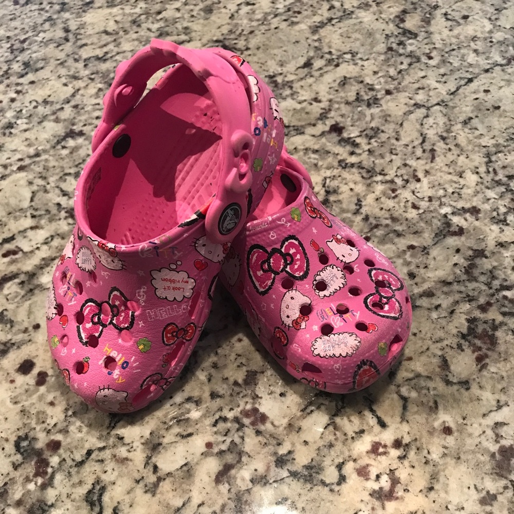 Hello Kitty Crocs