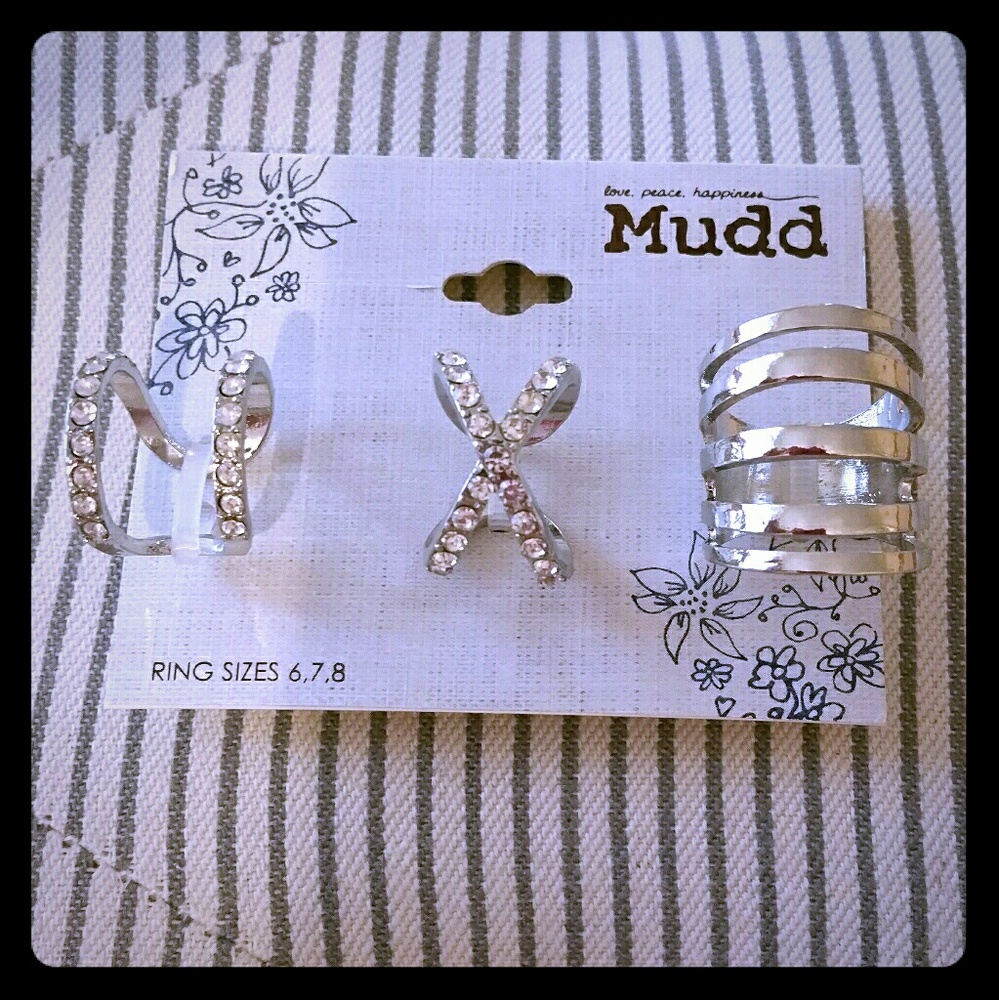 NWT Mudd Ring Set