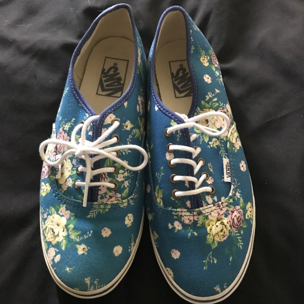 Blue Floral Vans size 8.5