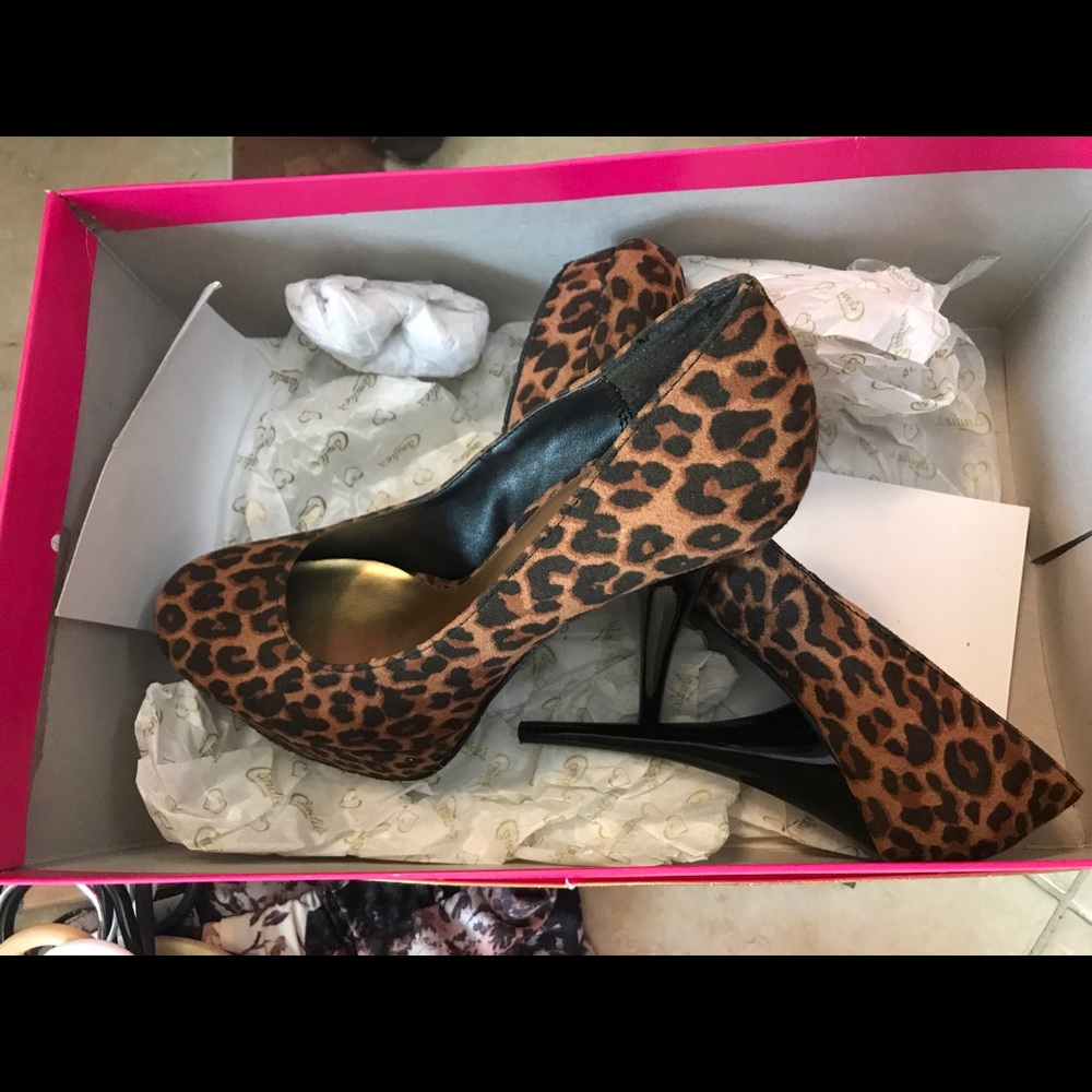 Candies Pumps