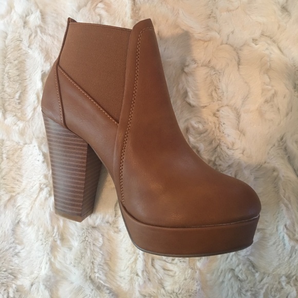 Brown bootie heels - Picture 2 of 4