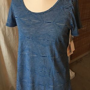 LuLaRoe Classic Tee!  Size Small NWT