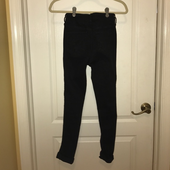 Size 0 high rise ripped jeans never wear worn. - Picture 4 of 4