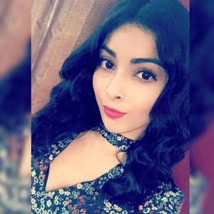 Meet your Posher, Yanet