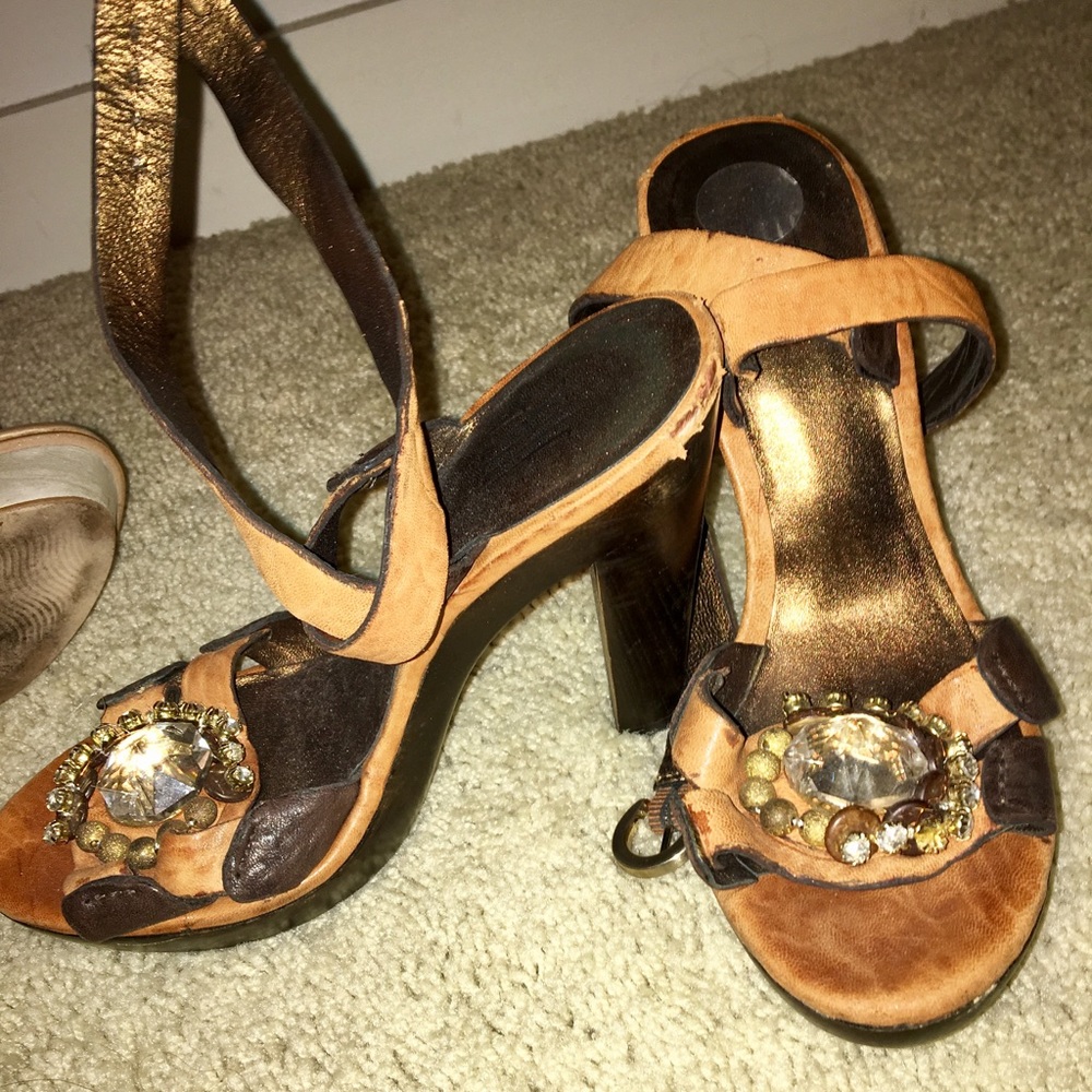 Pella Moda heels