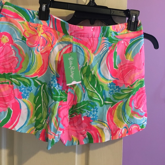 NWT Lilly Pulitzer size 10 shorts - Picture 2 of 2