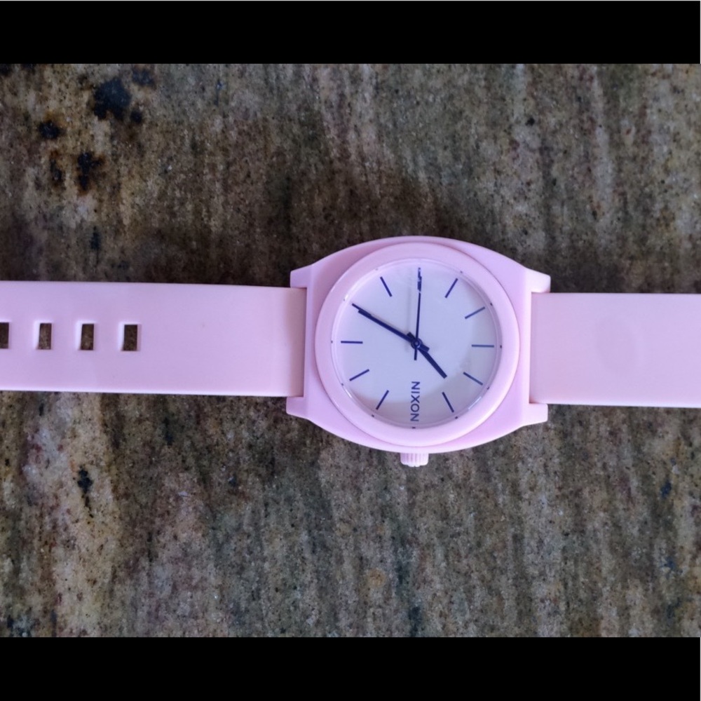 Nixon watch