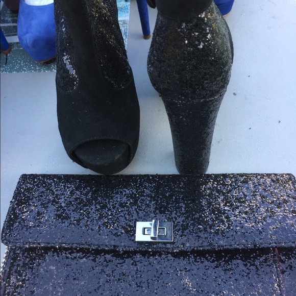 Clutch and booties set REDUCE!!!! - Picture 2 of 7