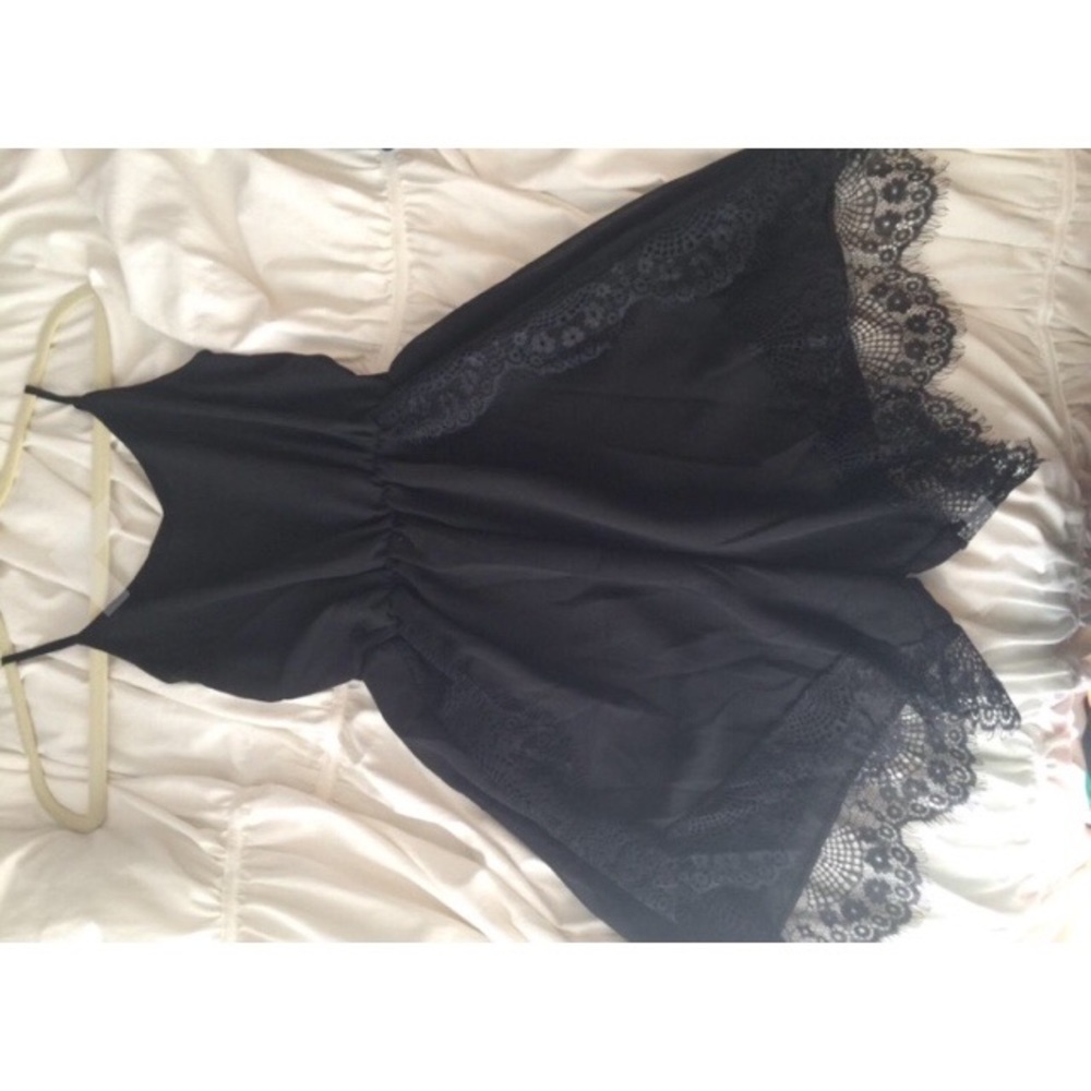 BNWOT Lace romper - Picture 4 of 5