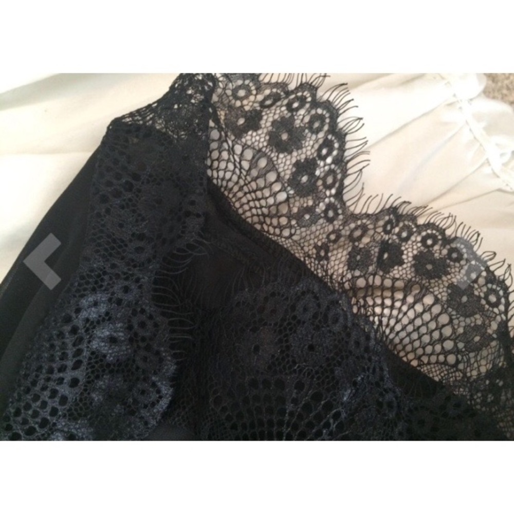 BNWOT Lace romper - Picture 5 of 5