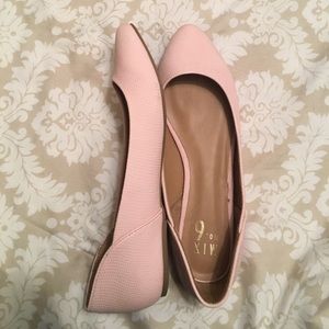 Baby pink pointed-toe flats