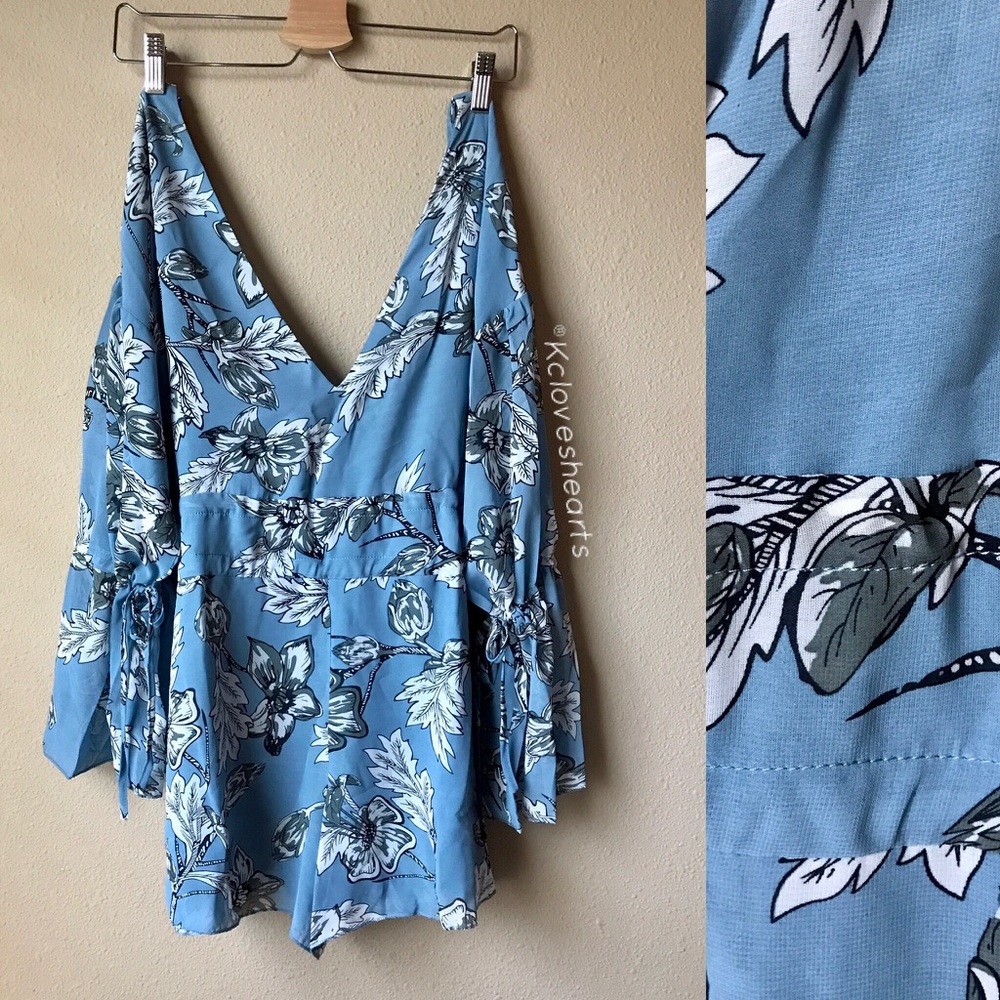 Floral Deep V Romper - Picture 5 of 5