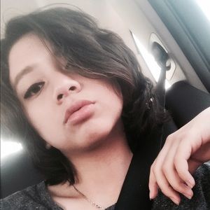 Meet your Posher, Chloe