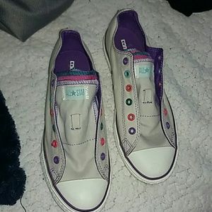 Grey converse without laces