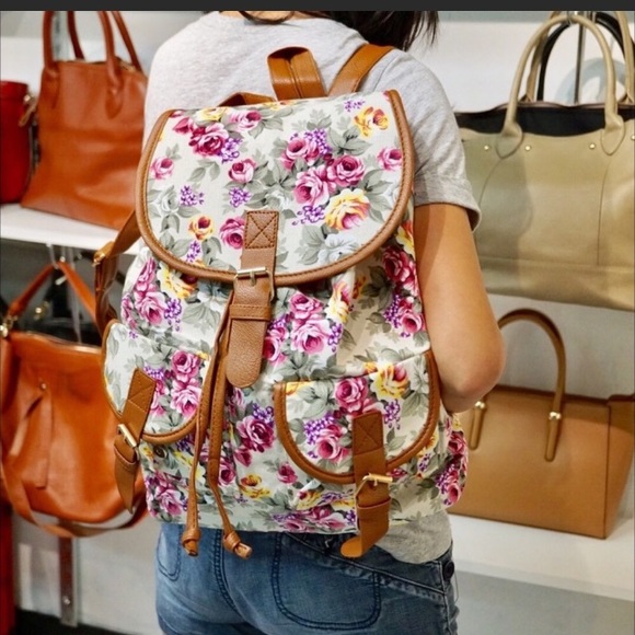 Handbags - ⬇️ SALE!!! NWT Floral Back Pack, Faux Leather Trim