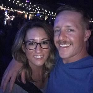 Meet your Posher, Dominique