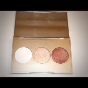 Becca champagne glow palette limited edition