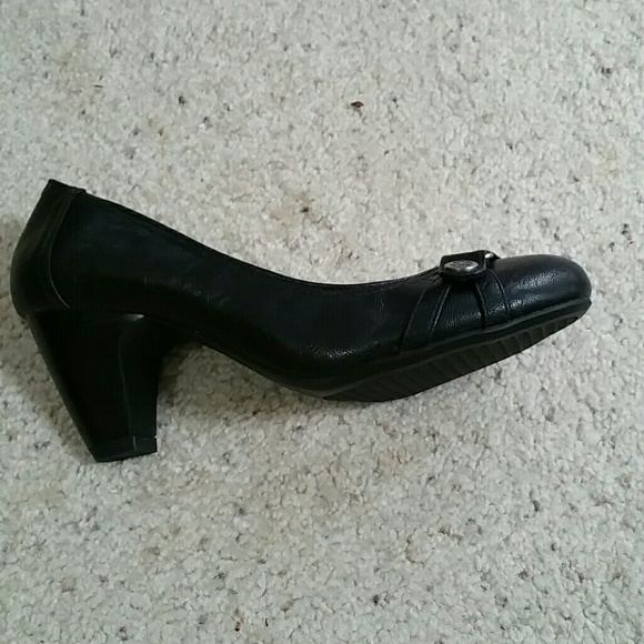 Bass - Picture 4 of 5